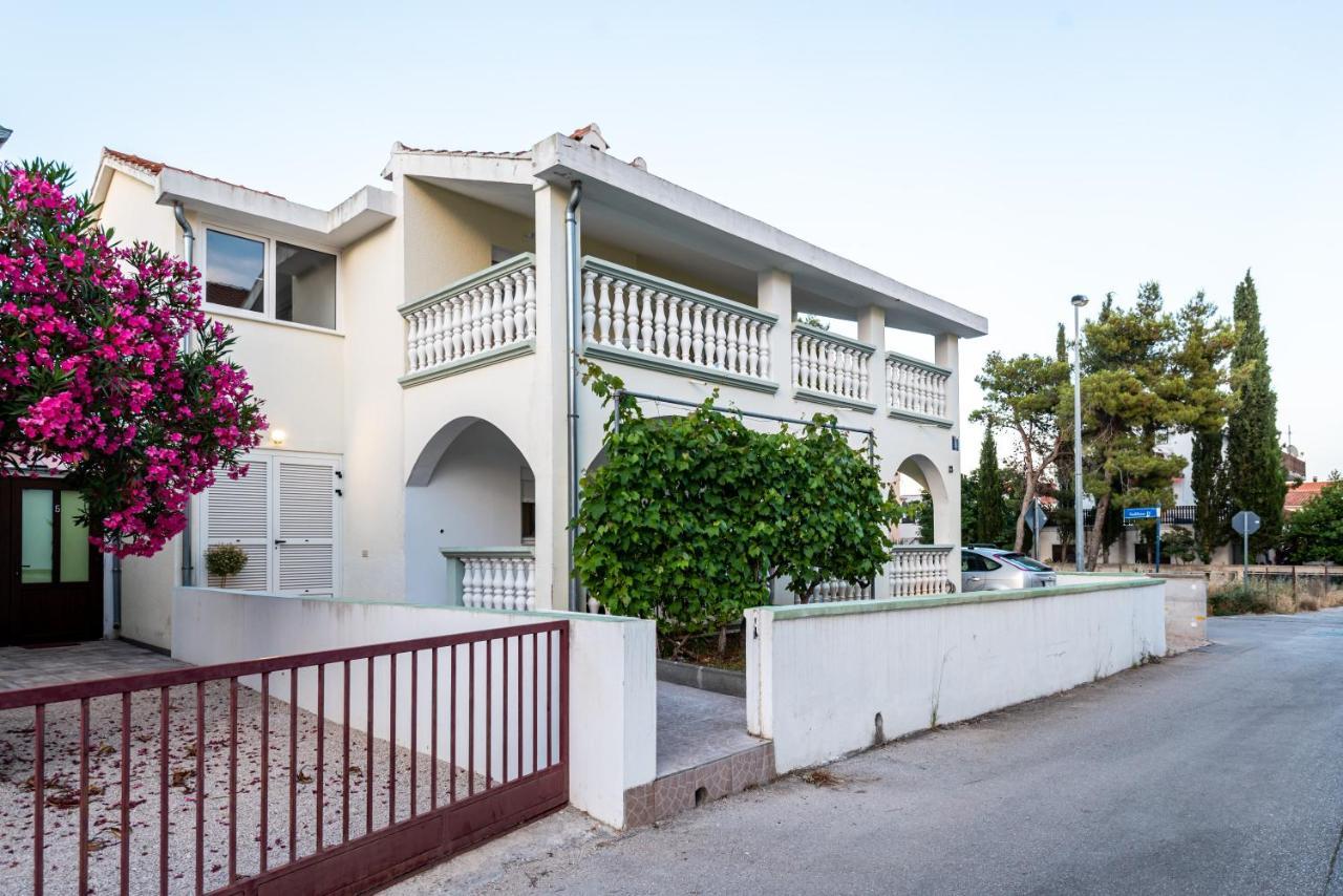 Magnolia Apartmani Vodice Exterior foto